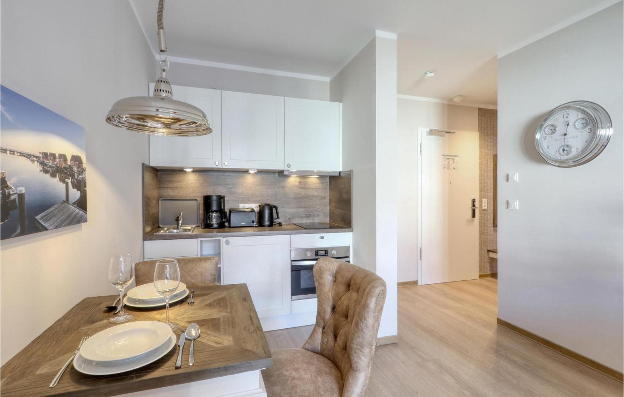 Awesome apartment in Ostseebad Boltenhagen with 1 Bedrooms, Sauna&WiFi Buitenkant foto